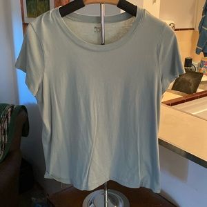 Madewell M t-shirt only worn a handful of times